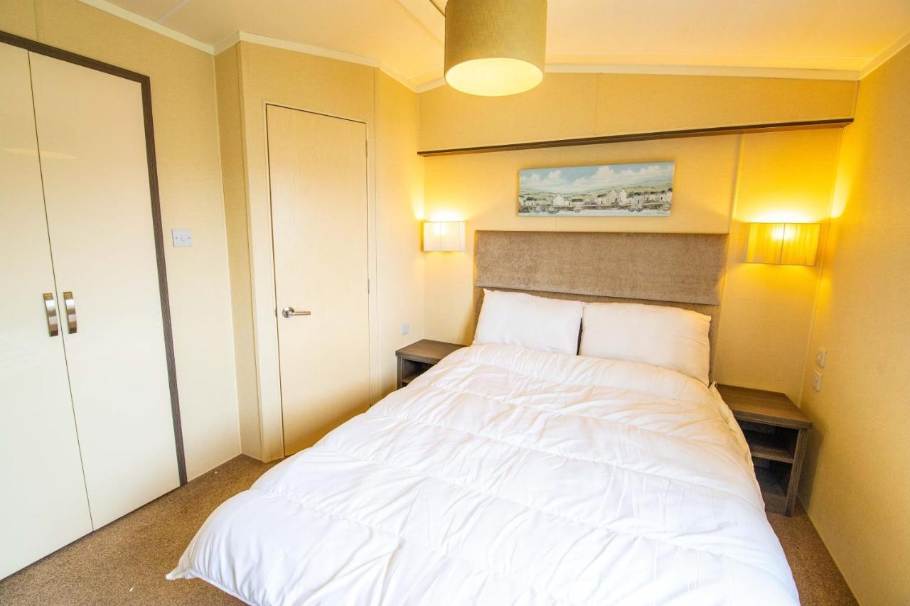 Big Skies Platinum Plus Holiday Home With Wifi, Netflix, Dishwasher, Decking Camber Exterior photo